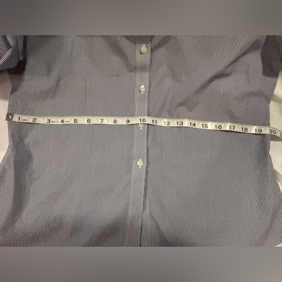 Used Women’s Brooks Brothers Size 14 Blue Striped Shirt with White Accents - Picture 11 of 11